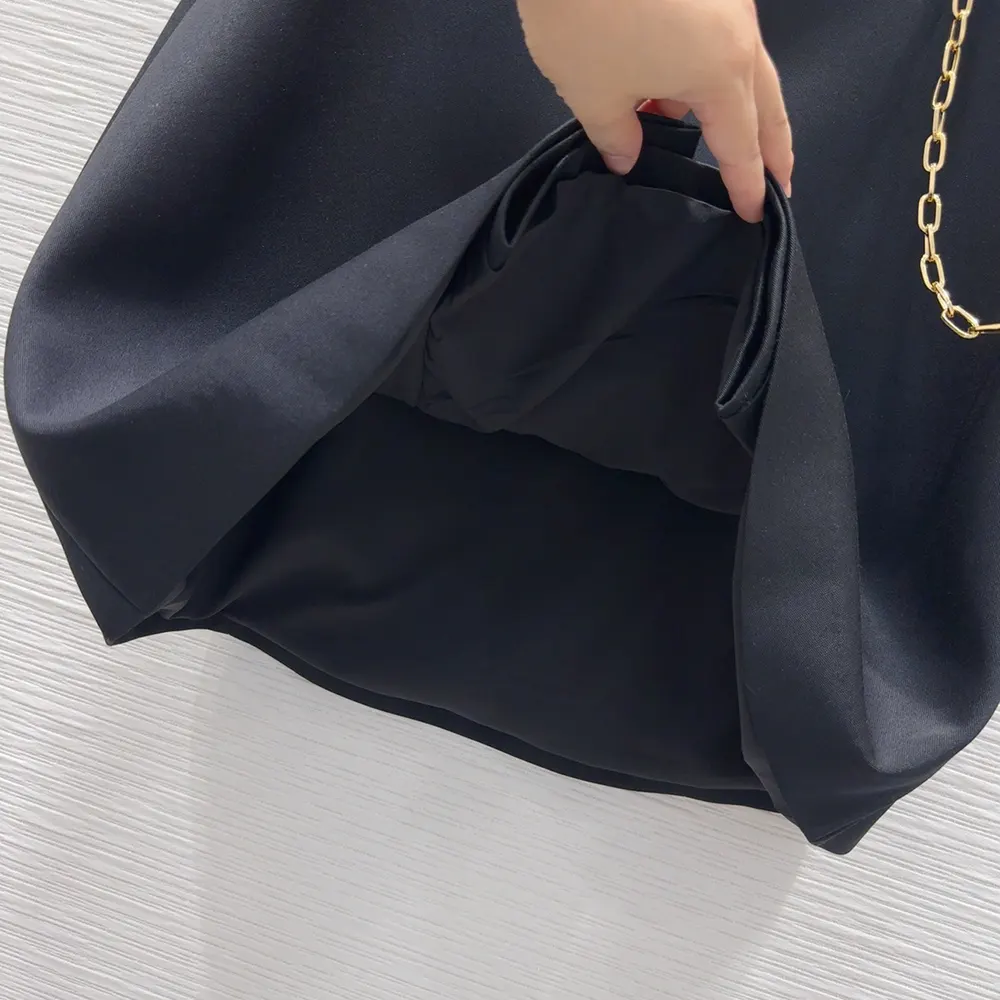 Louis Vuitton Women Chain Detail A-Line Mini Skirt 1AHUQ3