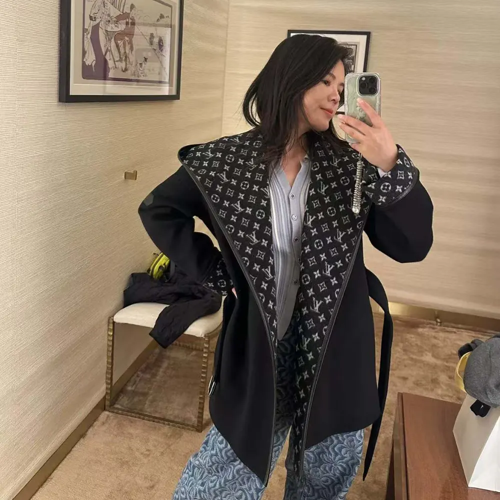 Louis Vuitton LV Women Belted Short Wrap Pea Coat-Black / White 1A99KC