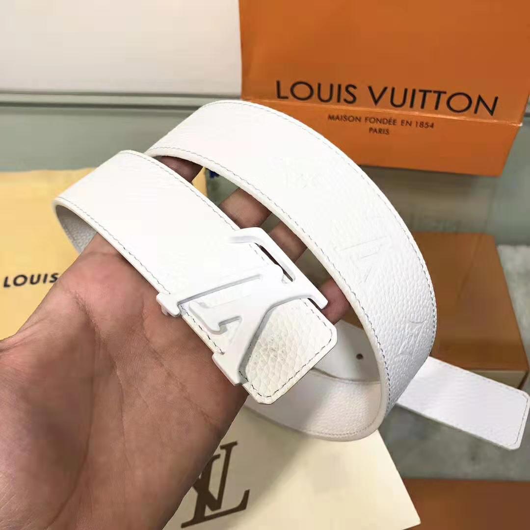 Louis Vuitton LV Unisex LV Shape 40mm Belt in Embossed White Taurillon Leather