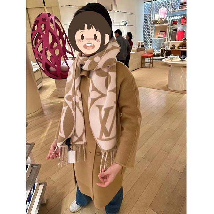 Louis Vuitton Unisex LV Medallion Scarf Beige Wool Jacquard M79213