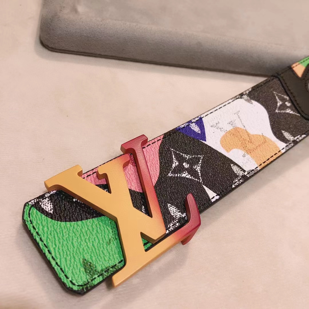 Louis Vuitton Unisex LV Initials 40 MM Reversible Belt Multicoloured Leather Metal Buckle