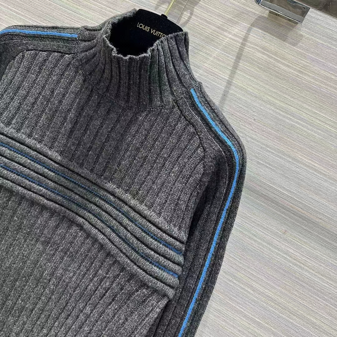 Louis Vuitton Women LV SKI Contrast Accent Cropped Pullover Wool Yack Coal