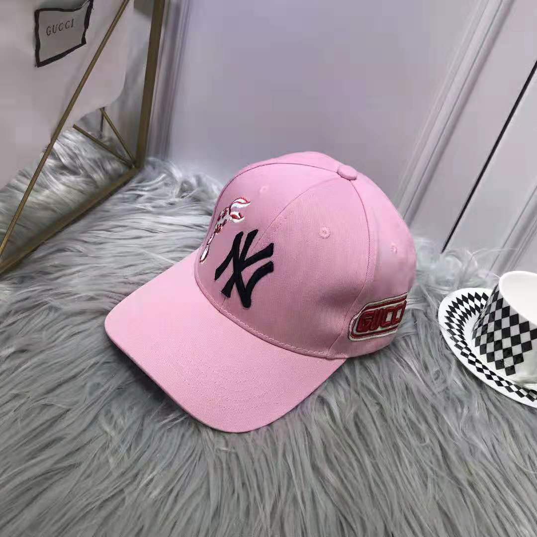 Gucci Women Baseball Cap with NY Yankees Patch-Pink