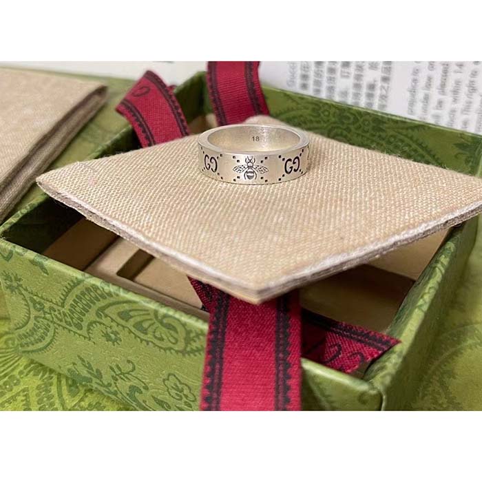 Gucci Unisex GG Bee Engraved Ring 925 Sterling Silver Aged Silver-Toned Hardware