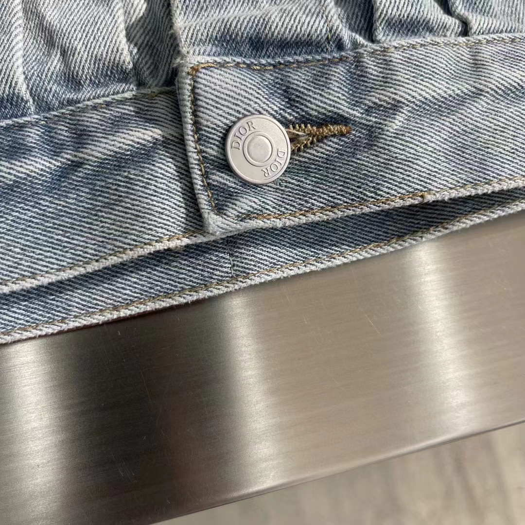 Dior Women CD MKII Jacket Light Blue Cotton Twill Laser-Faded Vintage Effect Heavy-Weight Denim