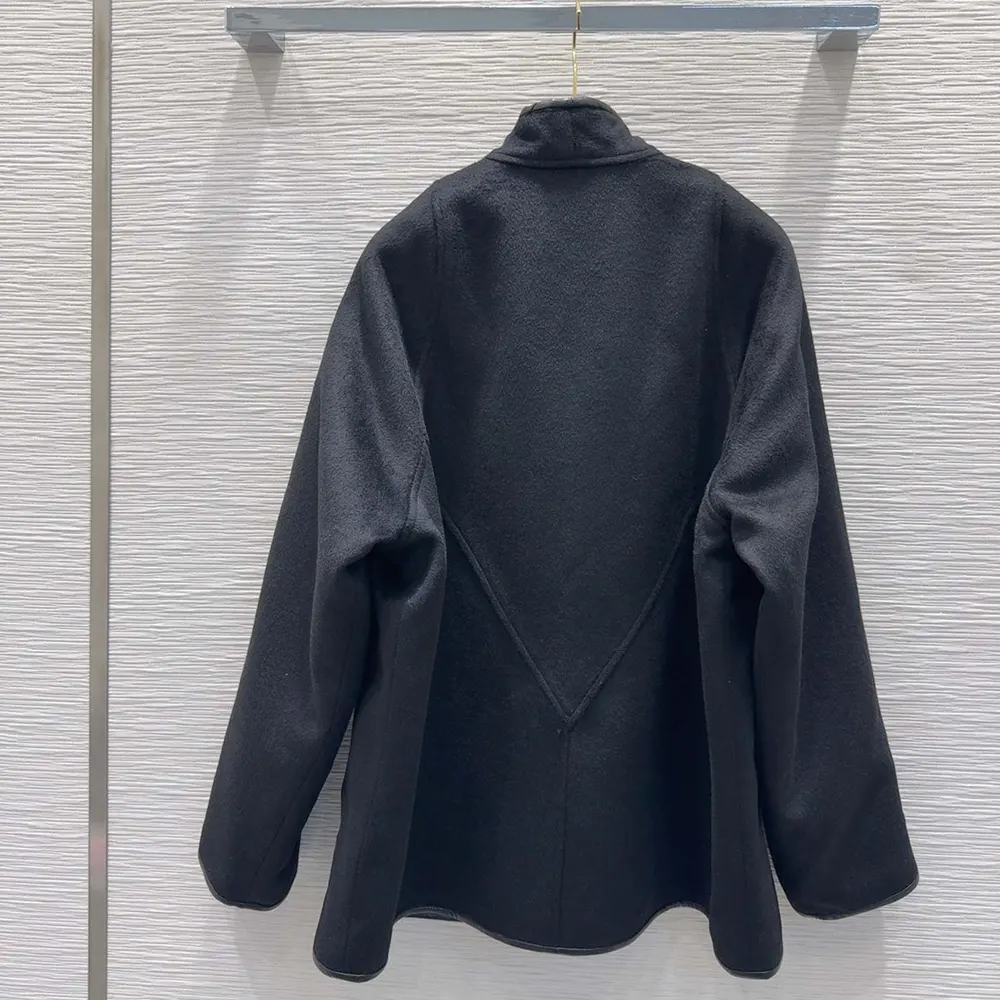 Louis Vuitton Women Double Face Clip Front Coat 1AIPNO