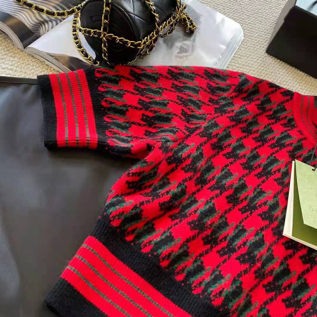 Gucci Women Houndstooth Wool Cropped Sweater Crew Neck Cropped Shape Red and Black