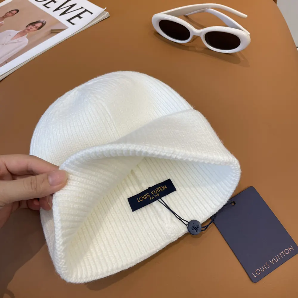 Louis Vuitton Unisex LV Spark Beanie-White M77882