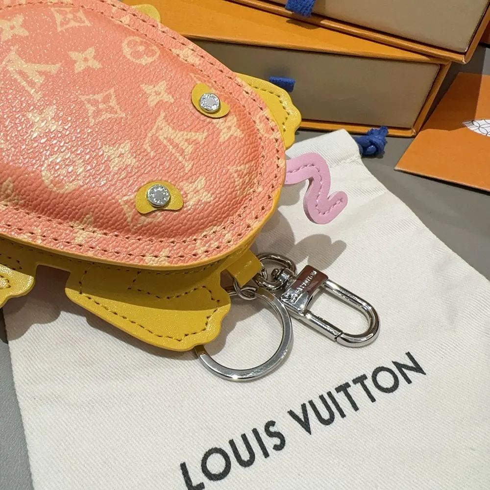 Louis Vuitton LV Women LV Frog Bag Charm-Yellow M02215
