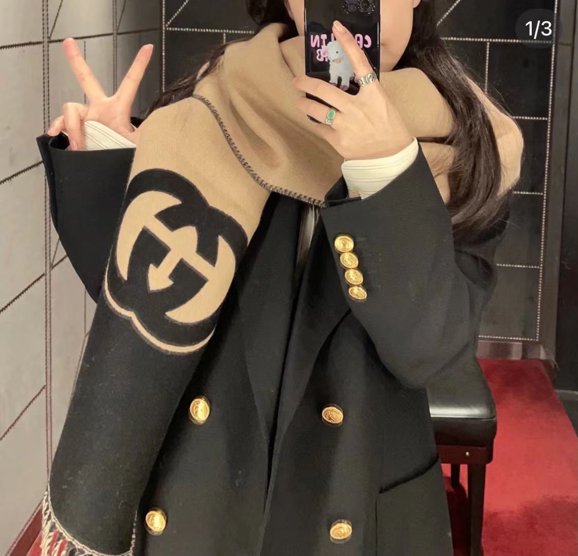 Gucci Unisex GG Wool Interlocking G Scarf Pink Black Wool Fringe Trim