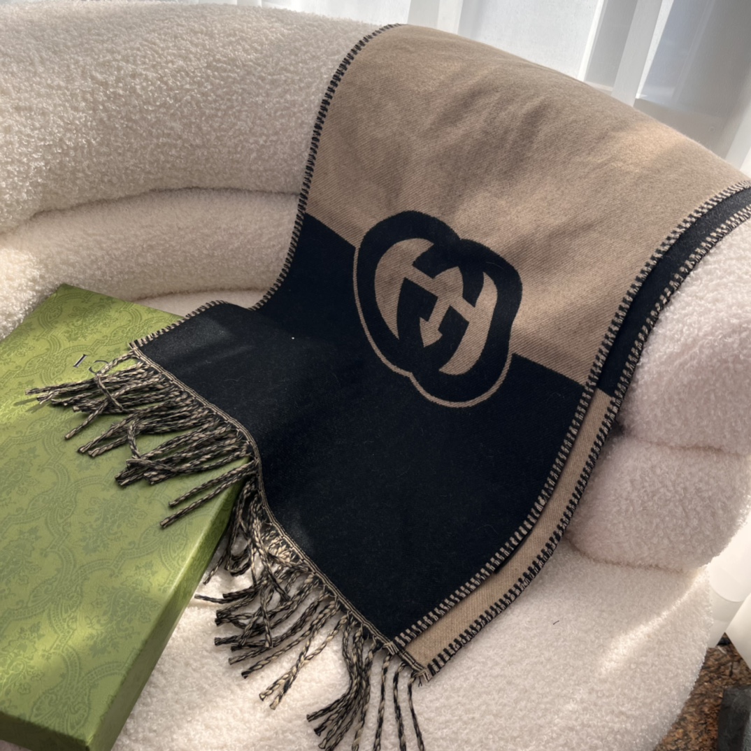 Gucci Unisex GG Wool Interlocking G Scarf Pink Black Wool Fringe Trim