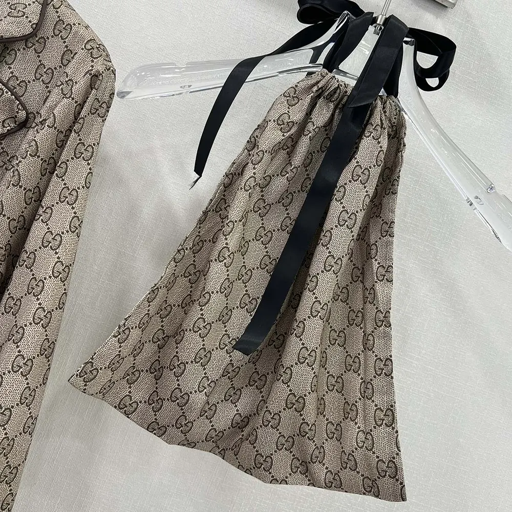 Gucci Women GG Supreme Print Silk Shirt 772399ZANRP2237