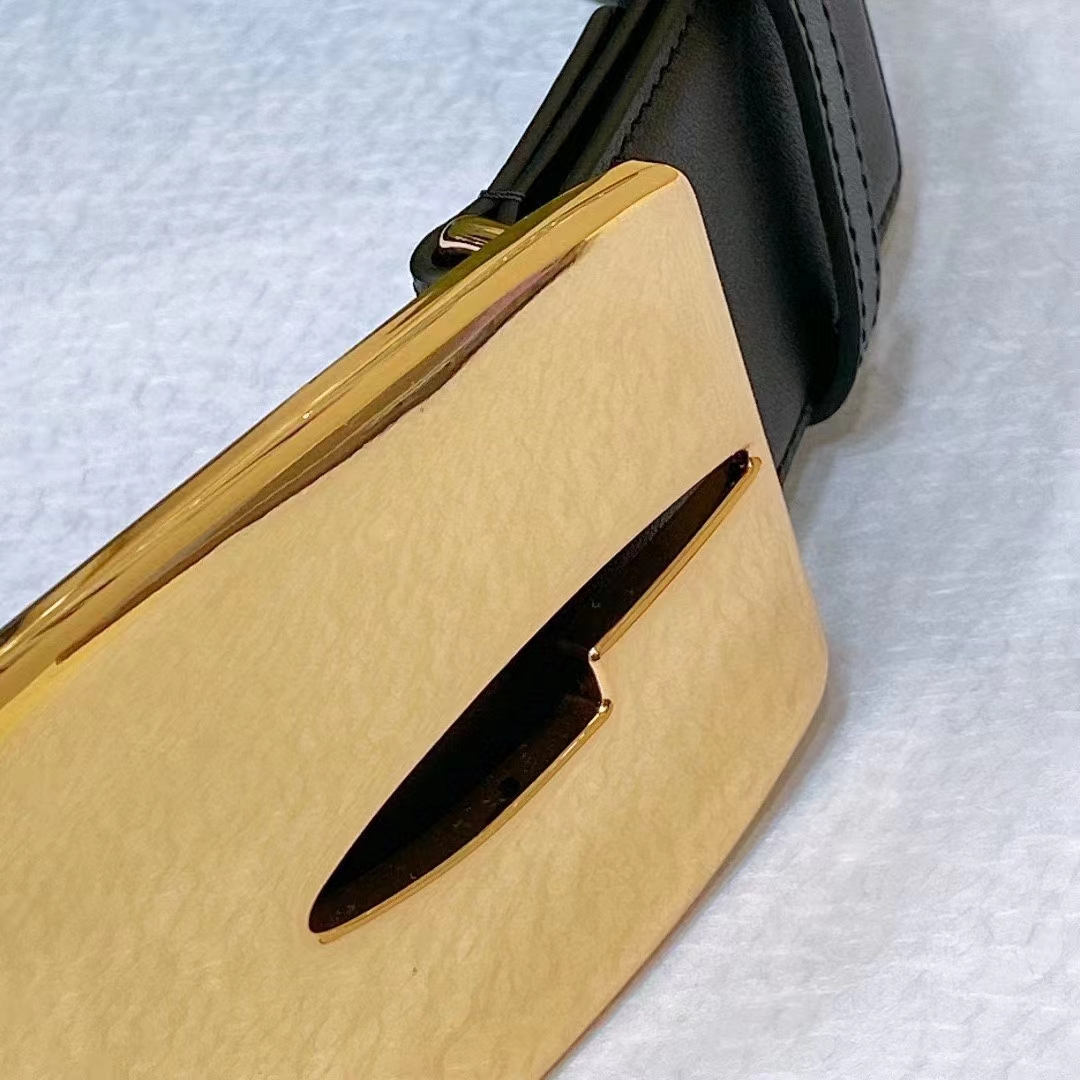 Gucci Unisex GG Wide Belt Retro G Buckle Black Patent Leather 4.8 CM Width