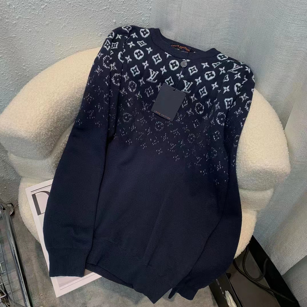 Louis Vuitton Women Gradient Cotton Crewneck Regular Fit Monogram Gradient Volcanic Ash Cotton