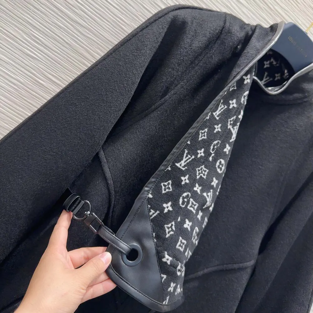 Louis Vuitton Women Double Face Clip Front Coat 1AIPNO