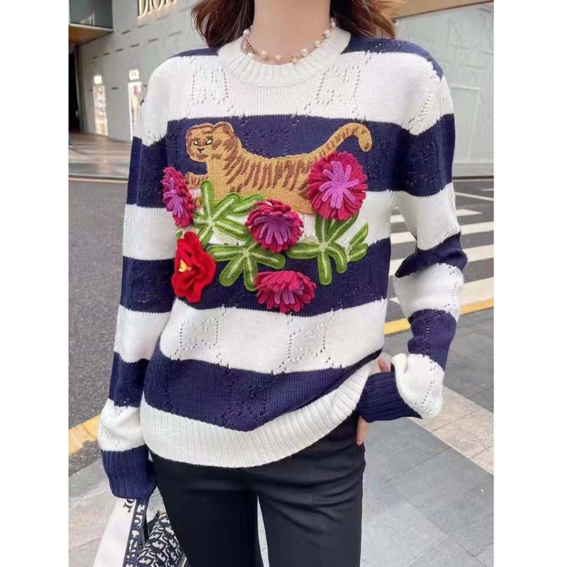 Gucci GG Women Gucci Tiger Wool Sweater Embroidery Tiger Flower Crewneck
