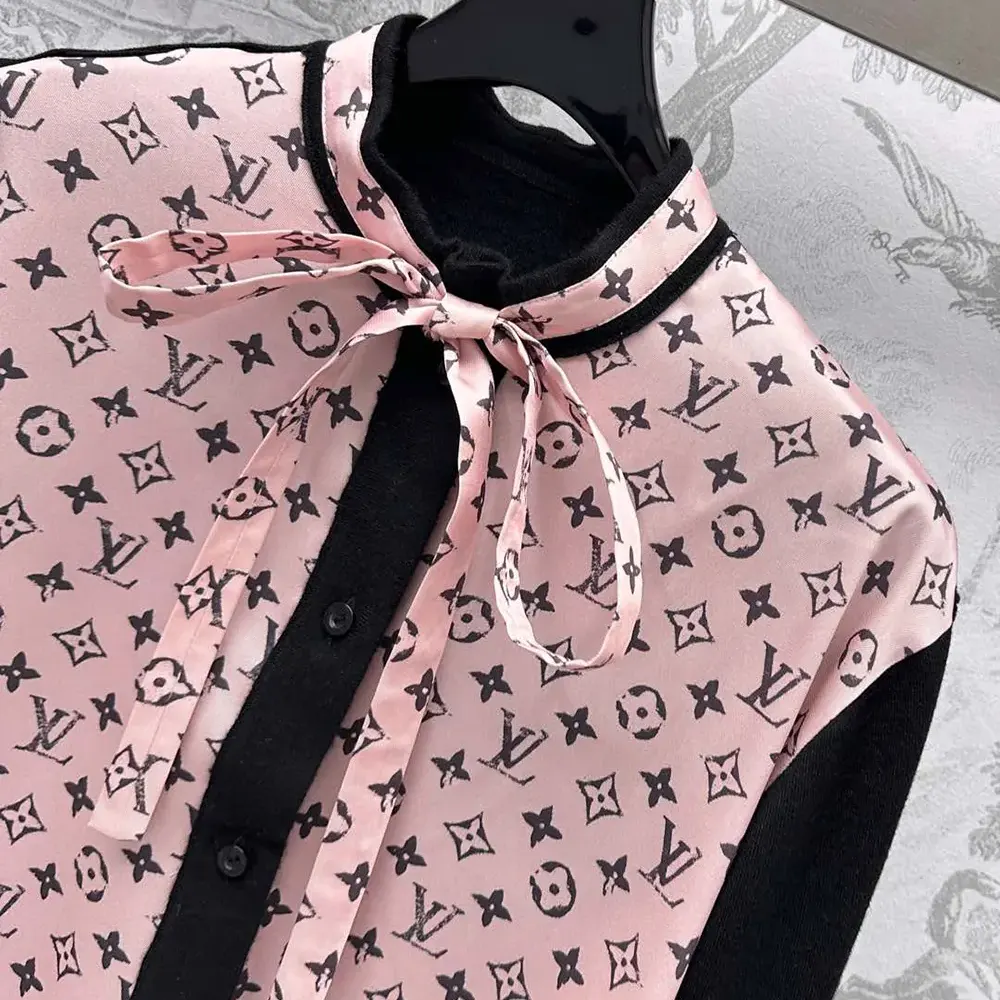 Louis Vuitton Women Monogram Front Cardigan 1AIATT