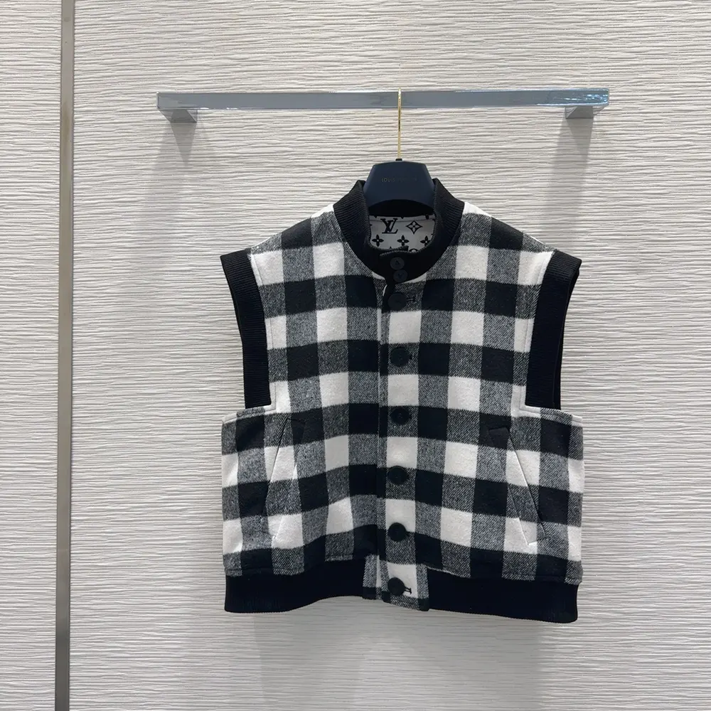 Louis Vuitton Women Sleeveless Check Bomber Jacket 1AIPTD