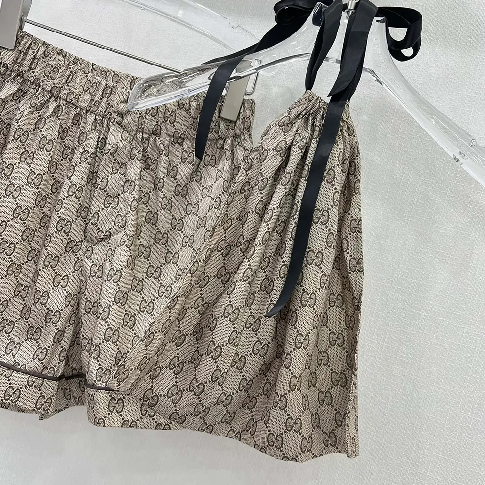 Gucci Women GG Supreme Print Silk Shirt 772401ZANRP2237