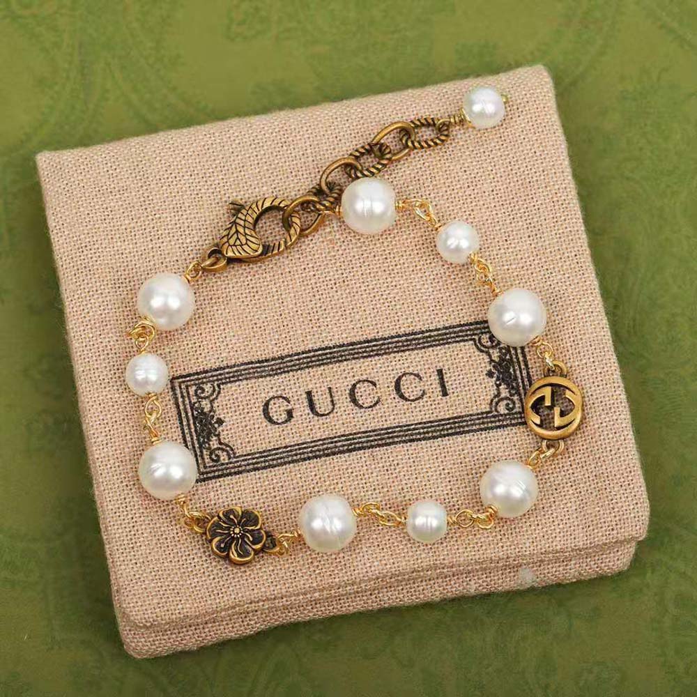 Gucci Women Interlocking G Flower Pearl Bracelet