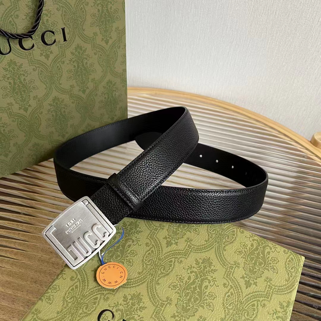 Gucci Unisex GG Belt Gucci Plaque Buckle Black Leather Palladium-Toned Hardware