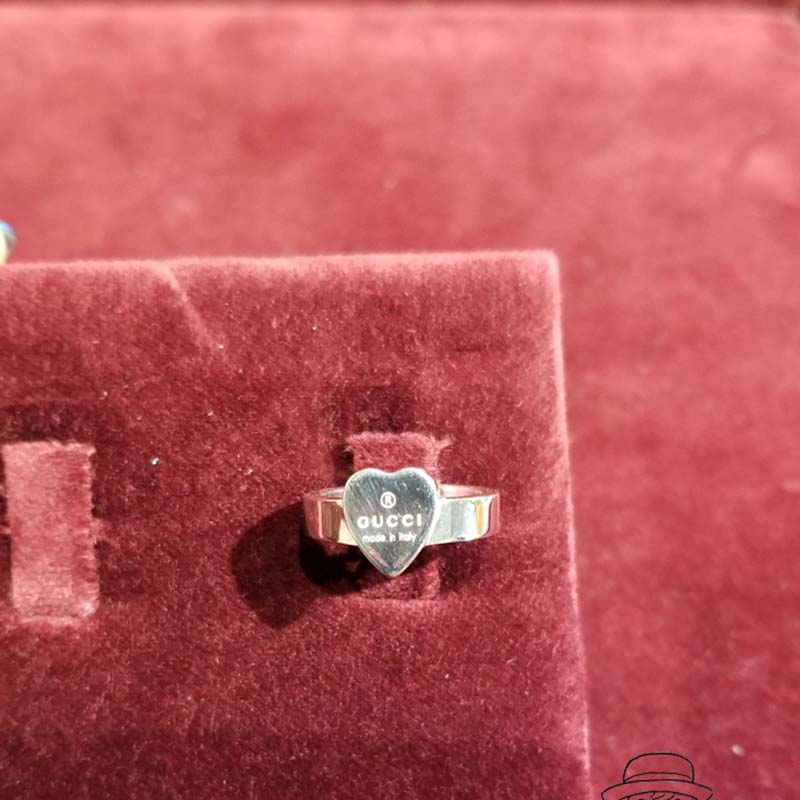 Gucci Women Heart Ring with Gucci Trademark Jewelry Sliver