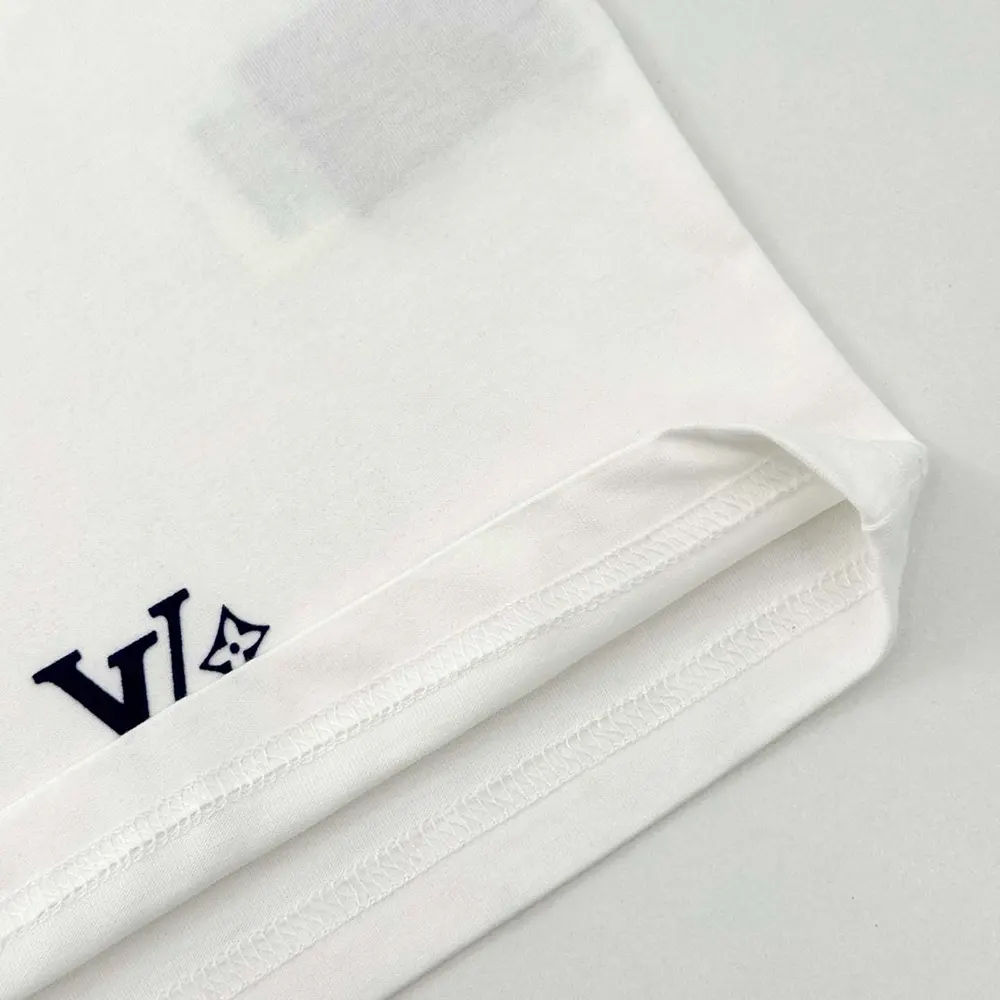 Louis Vuitton Women Graphic Cotton T-Shirt 1AHCW5