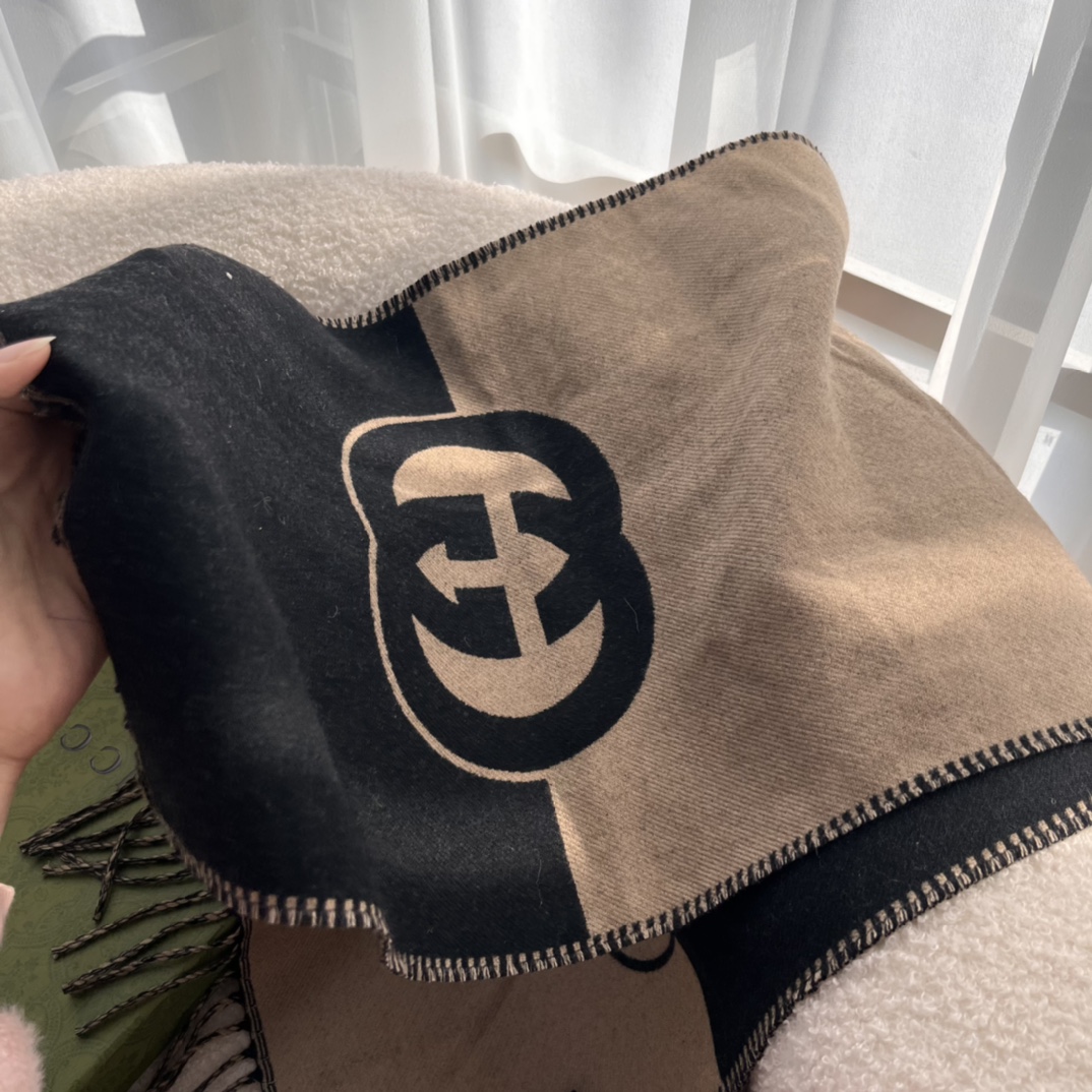 Gucci Unisex GG Wool Interlocking G Scarf Pink Black Wool Fringe Trim