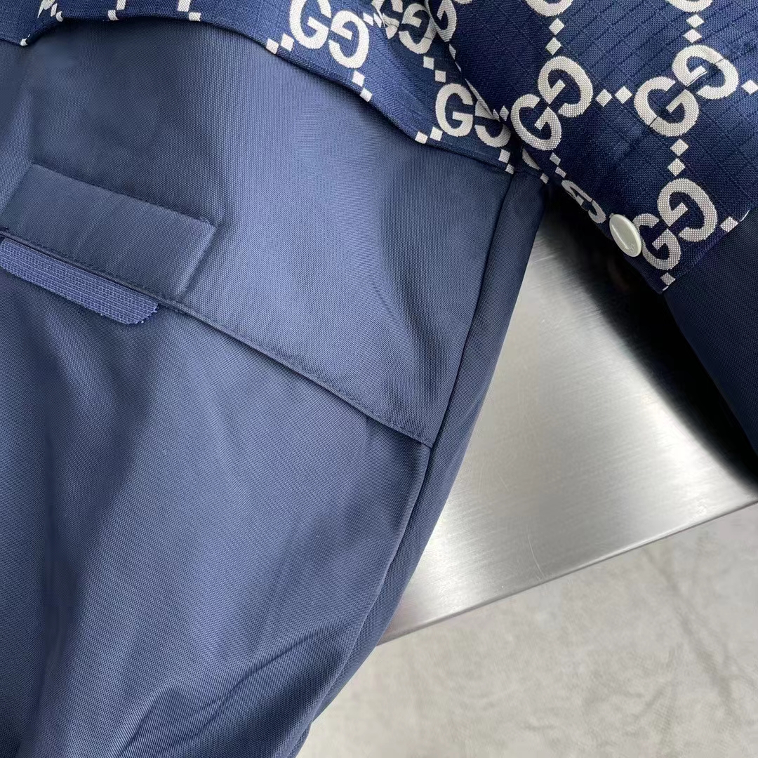 Gucci Women GG Ripstop Fabric Zip Jacket Blue Ivory GG Padded Detachable Sleeves