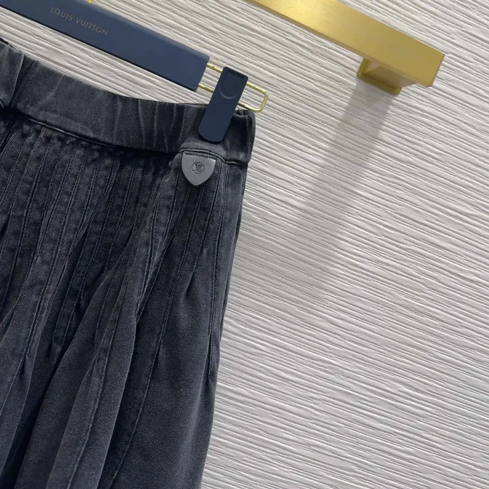 Louis Vuitton Women Pleated Jersey Skirt 1AIRA1