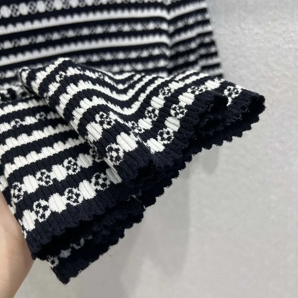 Louis Vuitton Women Scallop Stripe Knit Top 1AHJ15