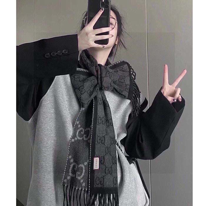 Gucci Unisex GG Jcquard Pattern Knit Scarf Tassels Grey Wool Light Grey GG