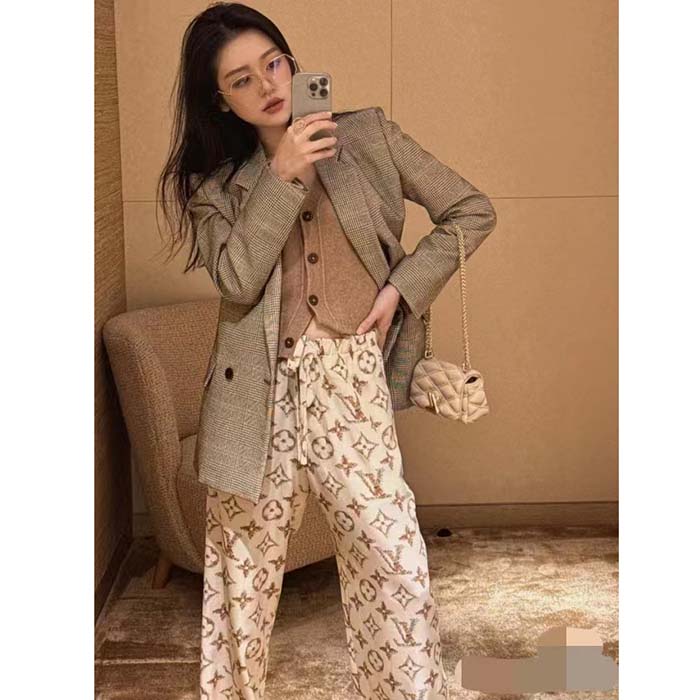 Louis Vuitton Women LV Cropped Camel Cardigan Yack Hair Silk Camel Regular Fit