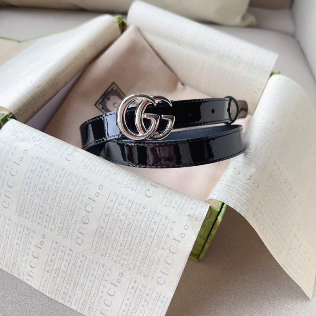 Gucci Unisex GG Marmont Thin Belt Black Leather Double G Buckle