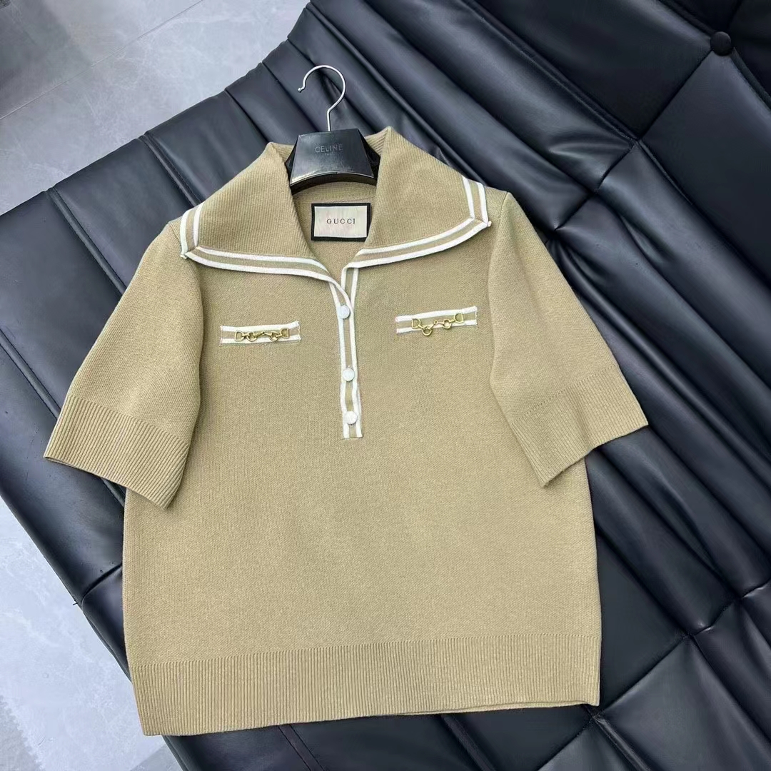 Gucci Women GG Wool Polo Shirt Horsebit Camel Wool Sailor Collar Two Front Pockets Short Sleeves
