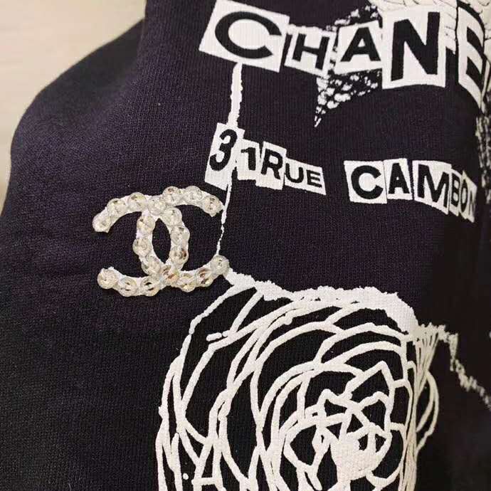 Chanel Women Sweatshirt in Cotton White Black Navy Blue & Silver