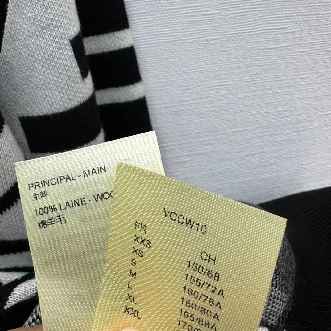 Louis Vuitton Women LV SKI Wool Pullover Regular Fit Fir Tree Jacquard Signature All Over