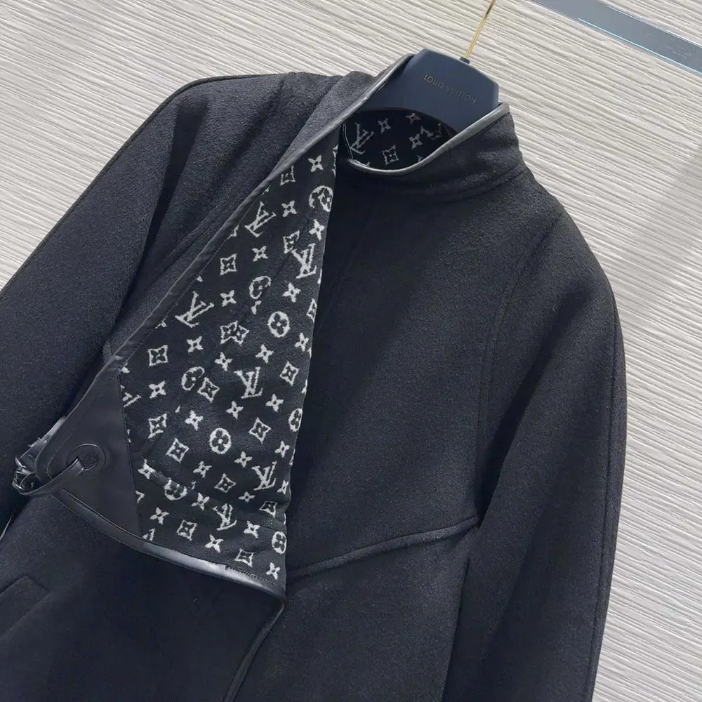 Louis Vuitton Women Double Face Clip Front Coat 1AIPNO