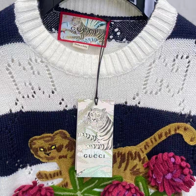 Gucci GG Women Gucci Tiger Wool Sweater Embroidery Tiger Flower Crewneck
