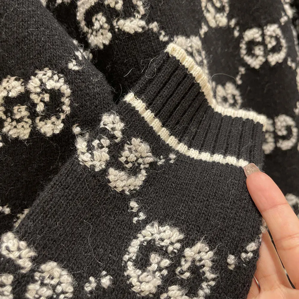 Gucci Women GG Wool Boucle Jacquard Cardigan 713300XKCNA1289