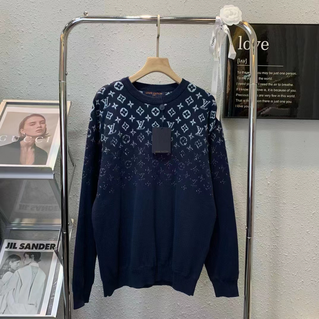 Louis Vuitton Women Gradient Cotton Crewneck Regular Fit Monogram Gradient Volcanic Ash Cotton