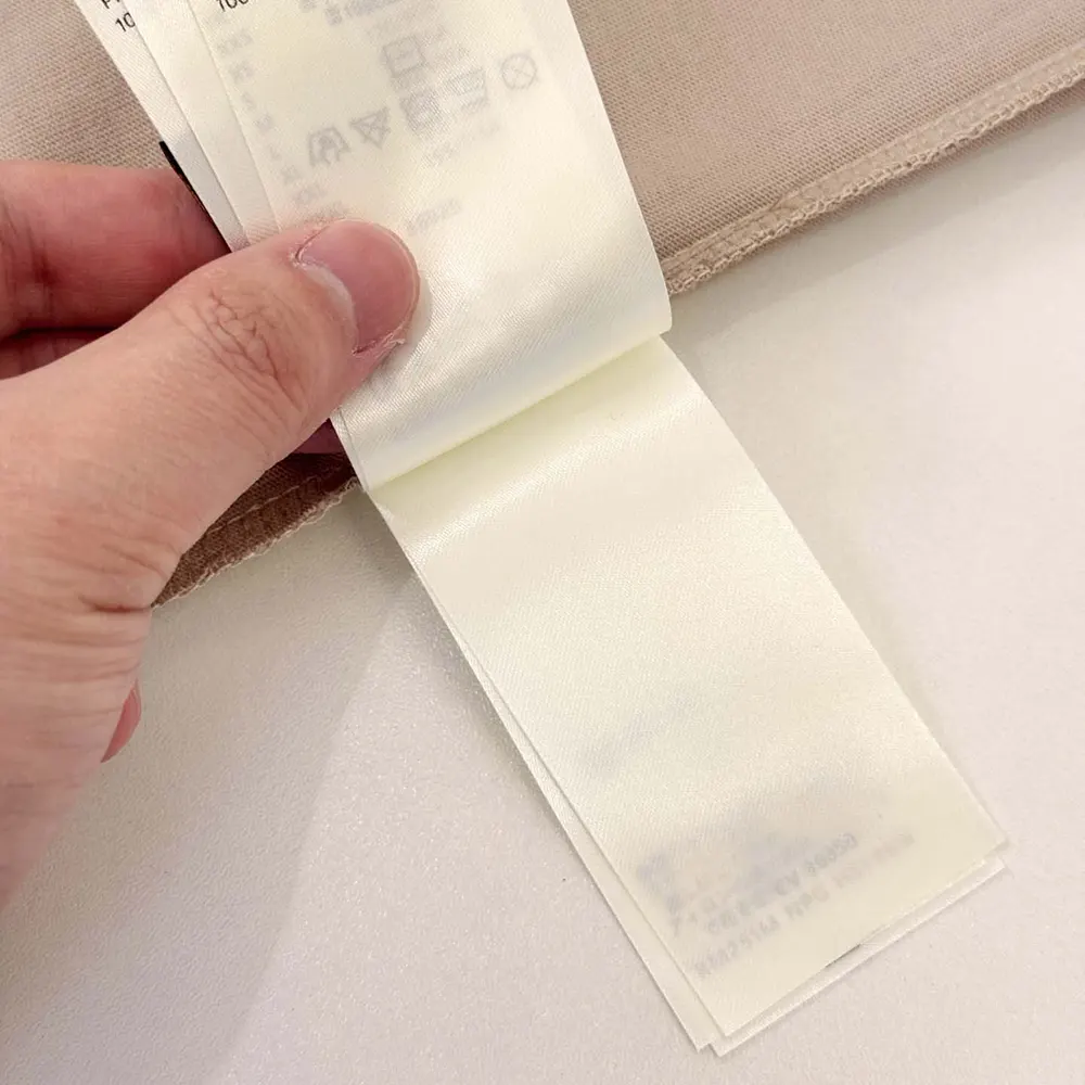 Louis Vuitton Women Embellished Graphic Cotton T-Shirt 1AHCKV