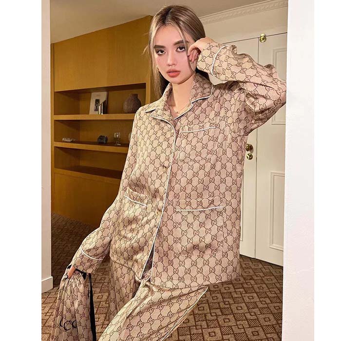 Gucci Women GG Supreme Print Beige Ebony Silk Piped Notch Collar Long Sleeves