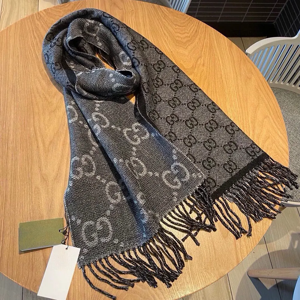 Gucci Unisex GG Jacquard Pattern Knit Scarf with Tassels-Black 6766104G2001061