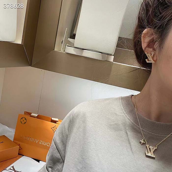 Louis Vuitton Women LV Iconic Pearls Necklace Pearl-Encrusted LV Initials Monogram Flower Charms