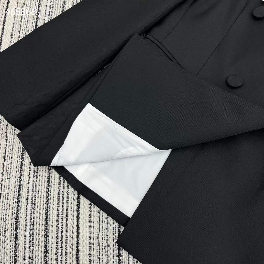 Gucci Women GG Double-Breasted Wool Jacket Slimmer Fitted Sleeves Button Closure