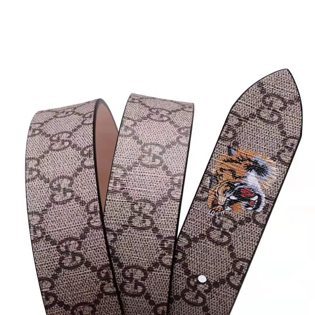 Gucci Unisex Tiger Print GG Supreme Belt in Beige/Ebony GG Supreme Canvas