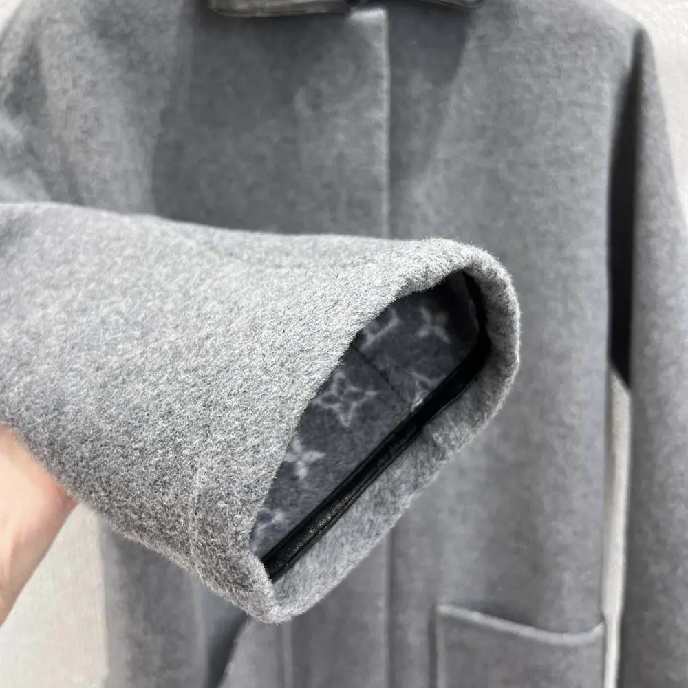 Louis Vuitton Women Removable Collar Double Face Coat 1AHZMU