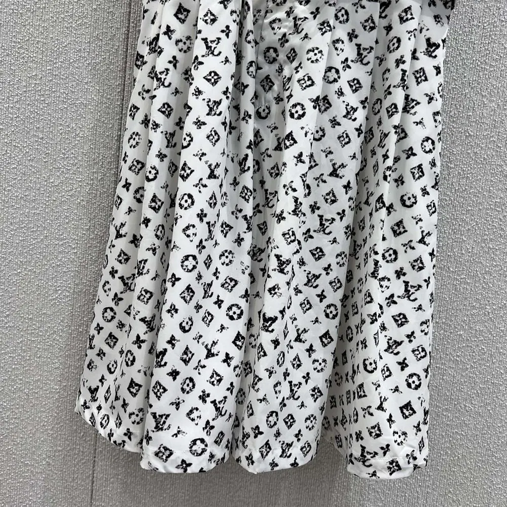 Louis Vuitton Women Graphic Monogram Shirt Dress 1AHZOM