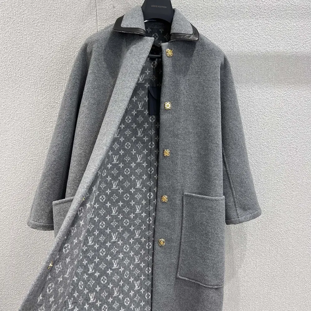 Louis Vuitton Women Removable Collar Double Face Coat 1AHZMU